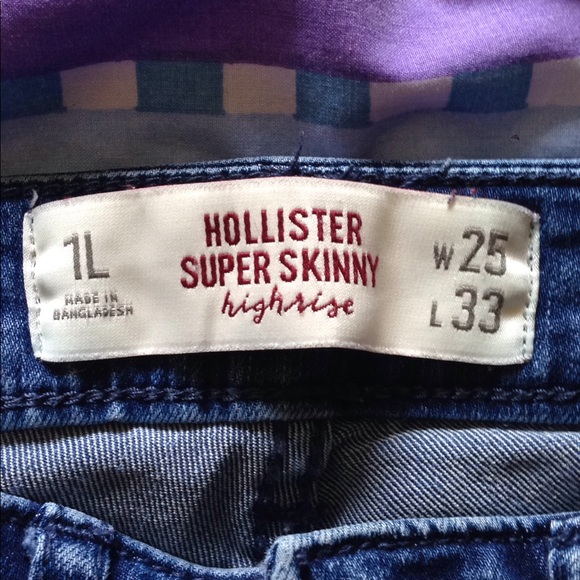 Hollister super skinny high rise jeans - Picture 3 of 3